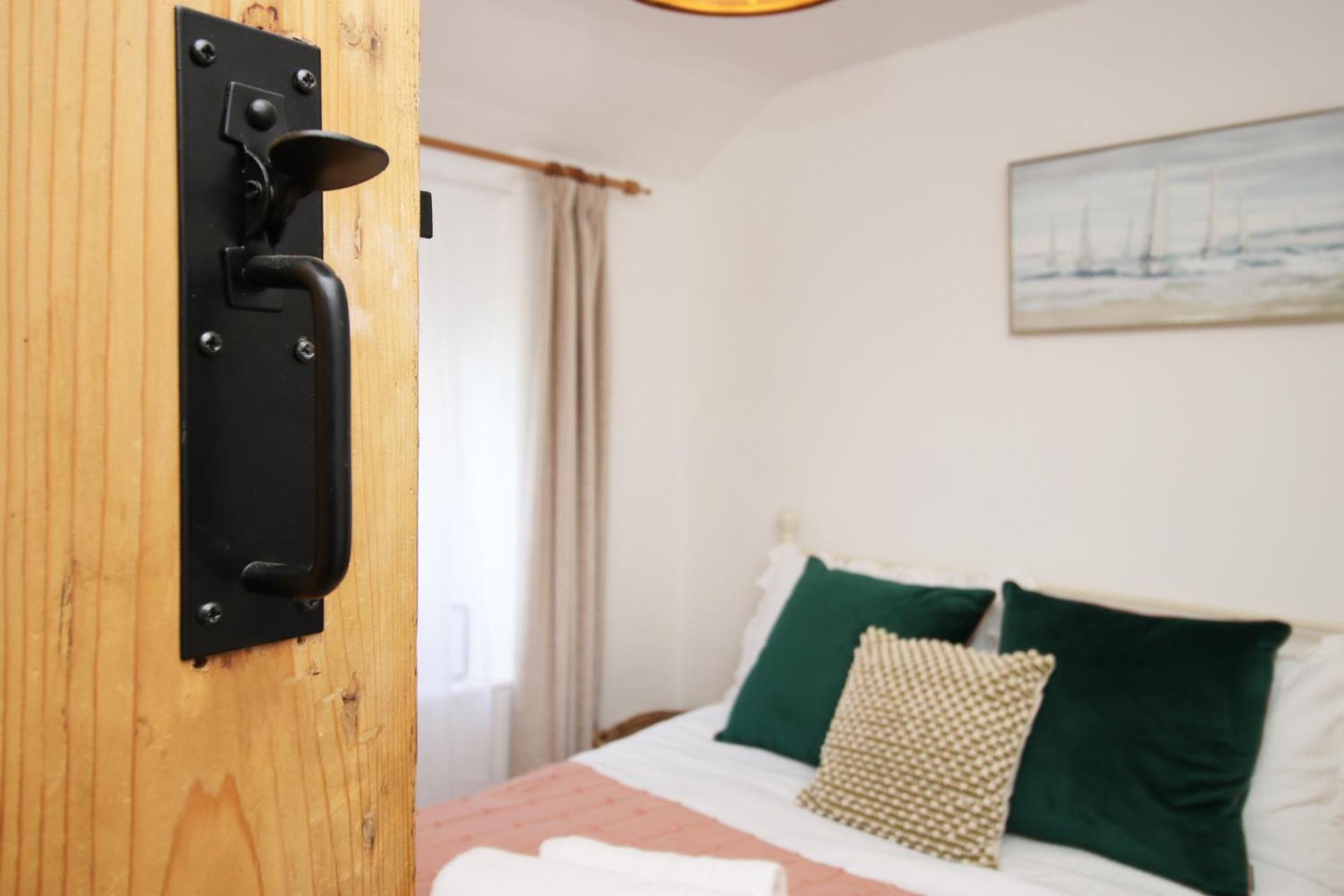 Little Gem In The Mumbles! Fishermans Cottage With Log Burner, Dog Friendly And Welcome Breakfast Hamper! Buitenkant foto