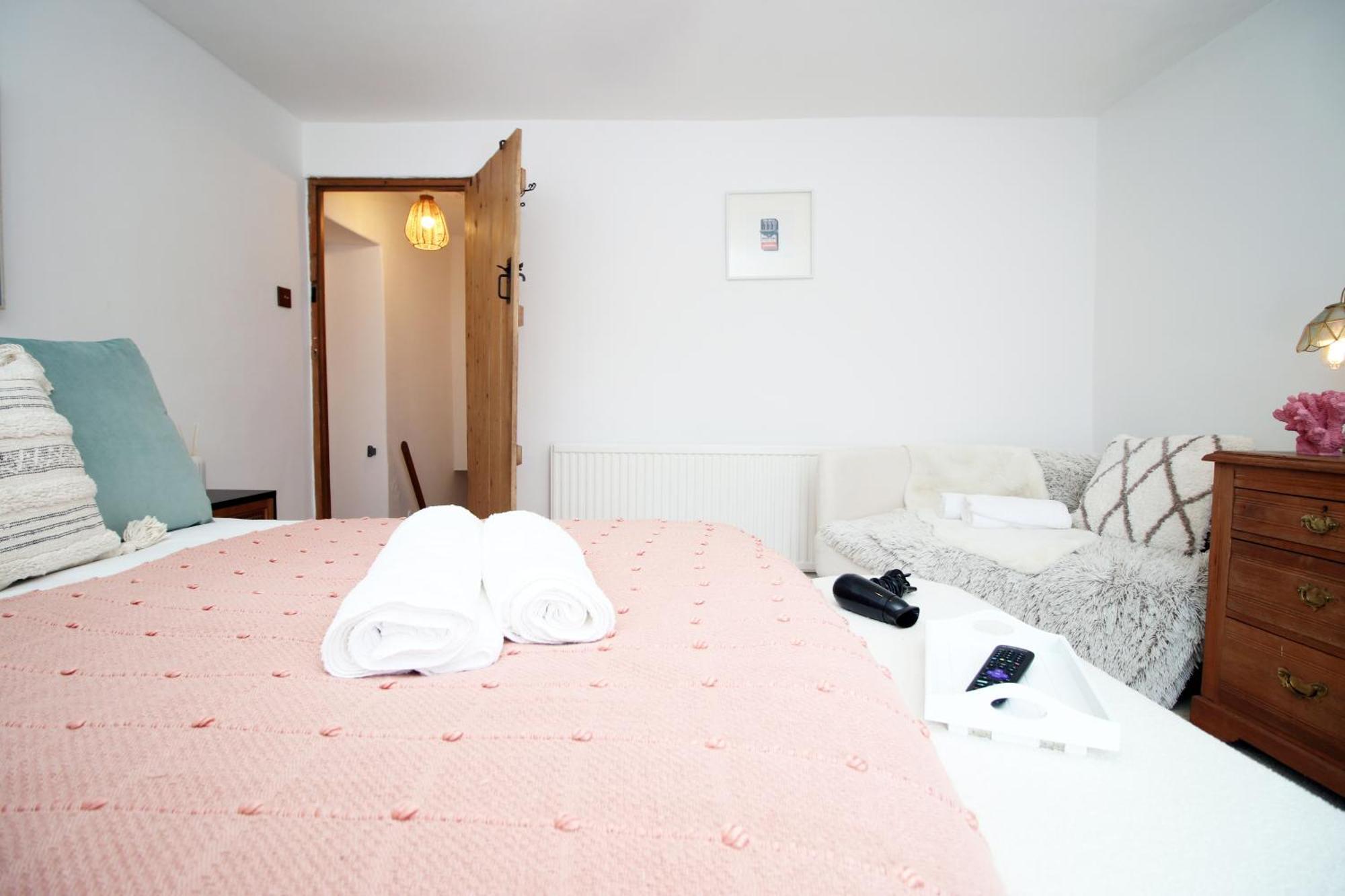 Little Gem In The Mumbles! Fishermans Cottage With Log Burner, Dog Friendly And Welcome Breakfast Hamper! Buitenkant foto