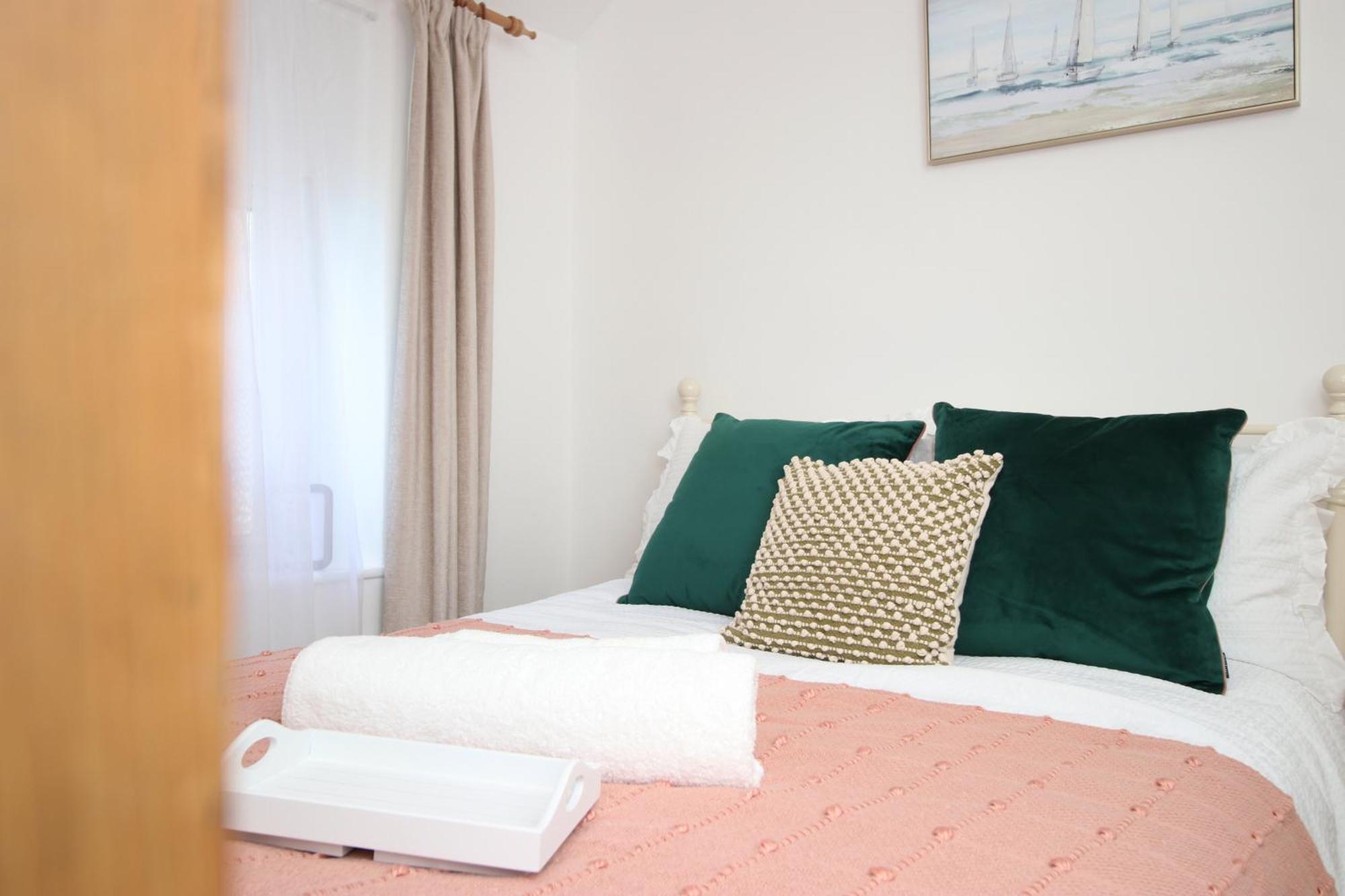 Little Gem In The Mumbles! Fishermans Cottage With Log Burner, Dog Friendly And Welcome Breakfast Hamper! Buitenkant foto